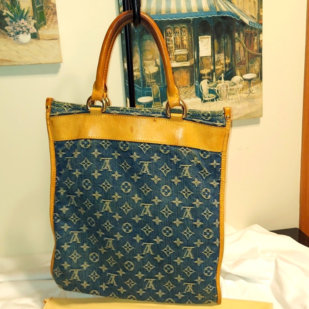 🔥🔥LOUIS VUITTON BLUE DENIM SAC PLAT - Picture 2 of 15